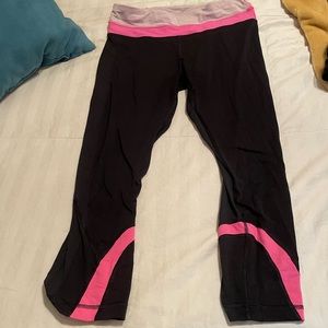 LULULEMON leggings calf length black and pink size 6